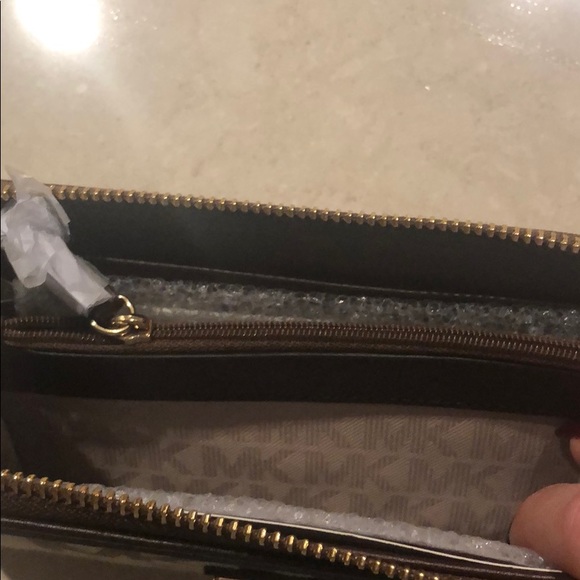 Michael Kors Jet Set Continental Wallet - Picture 6 of 6